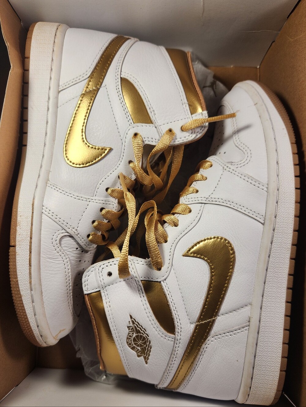 Women's Nike Air Jordan 1 Mid in White and Gold - Picture 3 of 6